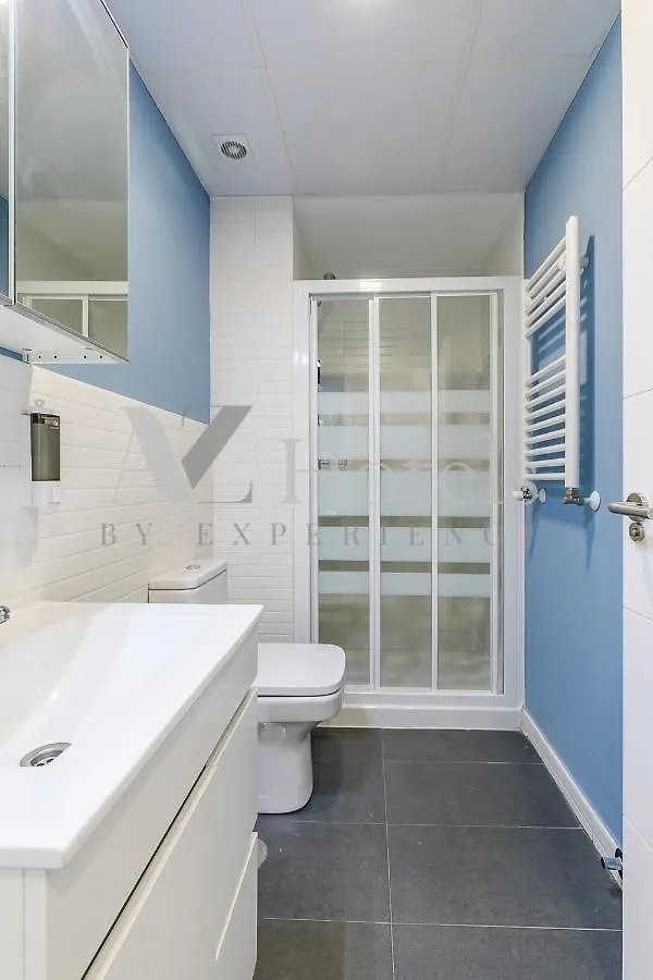 Ayz Villegas - Auto Check-In Property Madrid Hotel